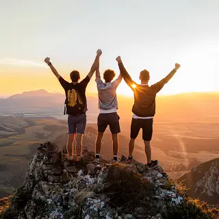 南宁地洞美食广场在哪里